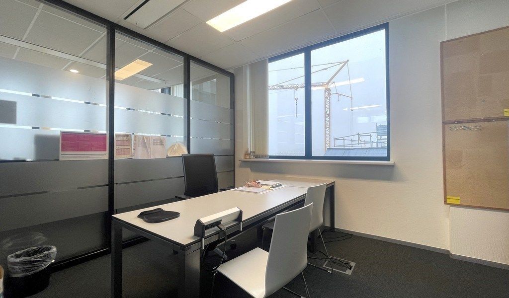 Instapklare kantoorruimte in Mechelen City Center foto 16