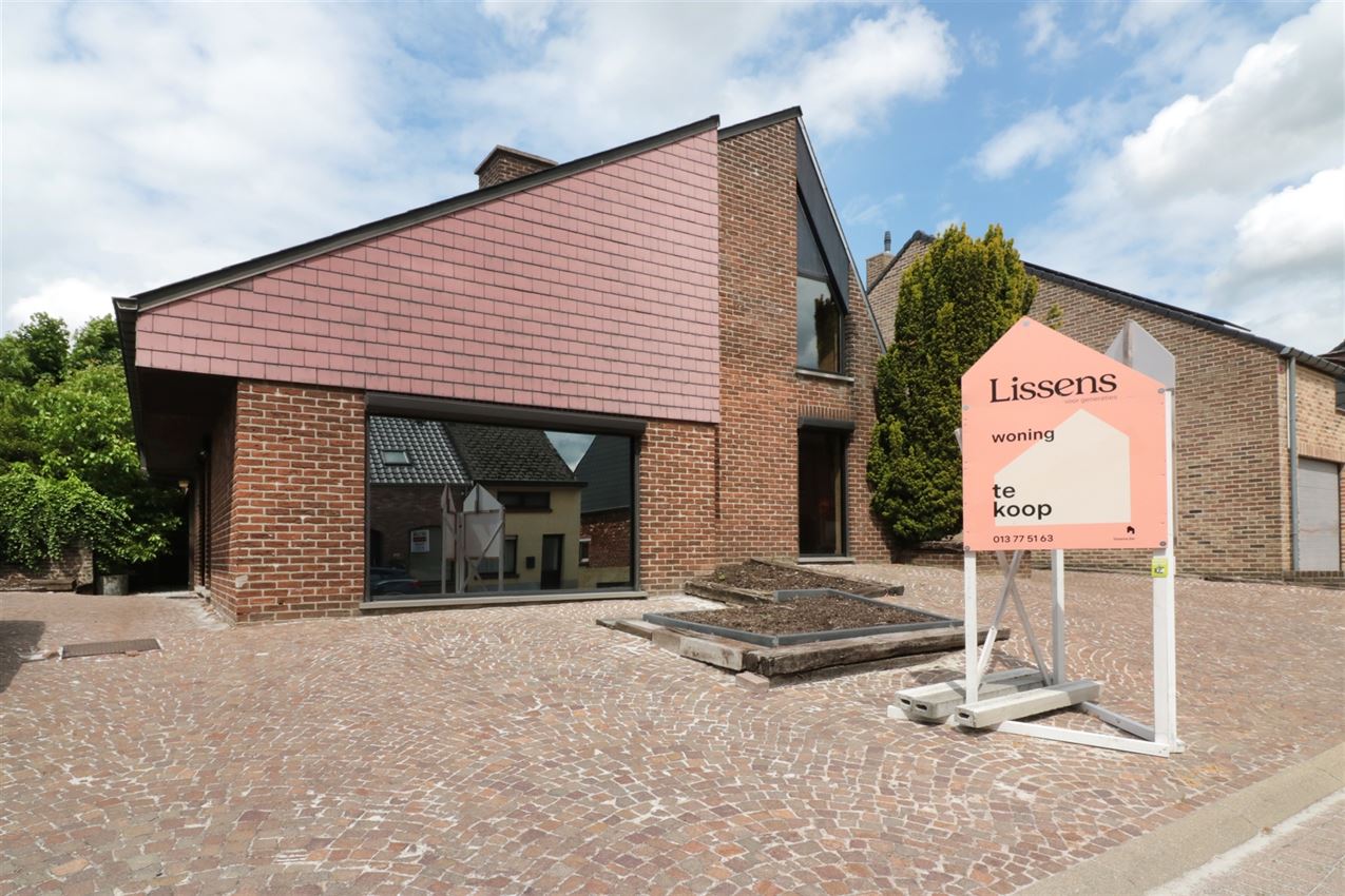 Ruim huis met praktijkruimte en 4 slaapkamers foto 8