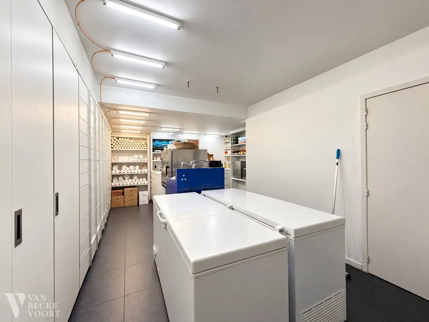 Absolute toplocatie IJssalon-broodjesaak foto 7