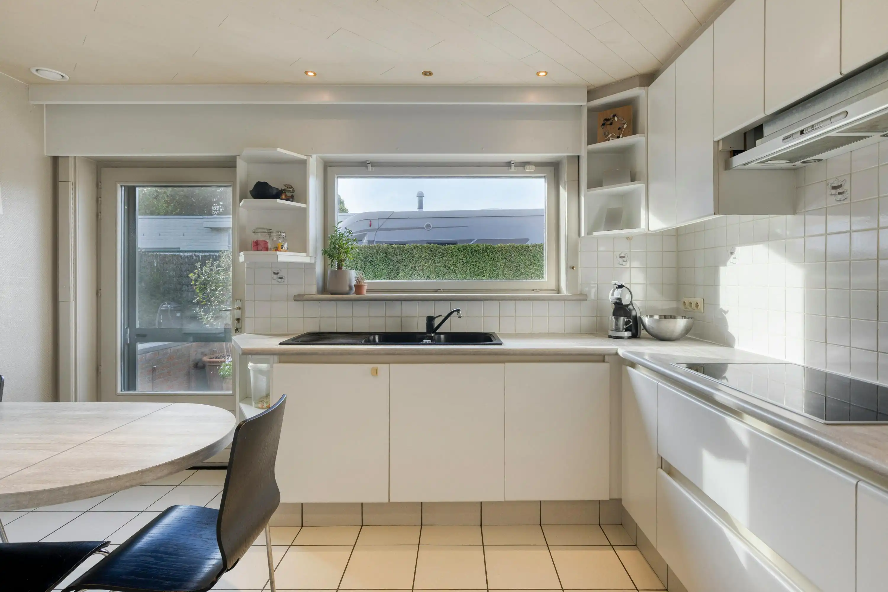 Instapklare bungalow op 898m² te koop in Wevelgem! foto 11