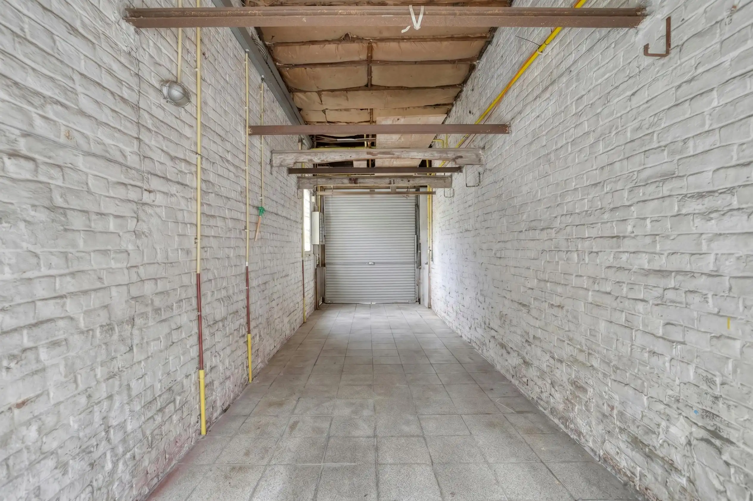 Een ruim huis vol potentieel te koop in Izegem foto 15