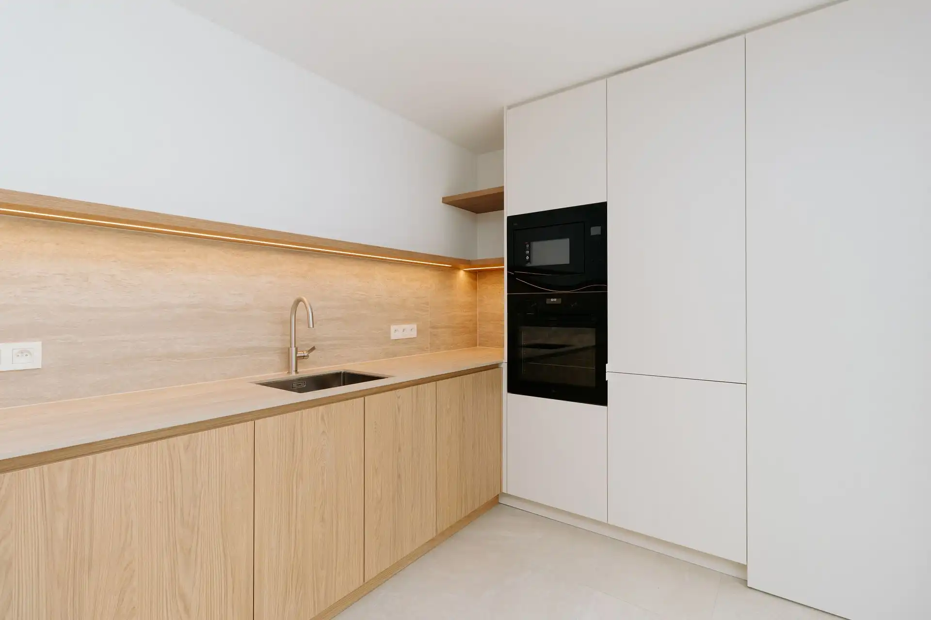 Volledig gerenoveerde woning op het Antwerpse Zuid. foto 7