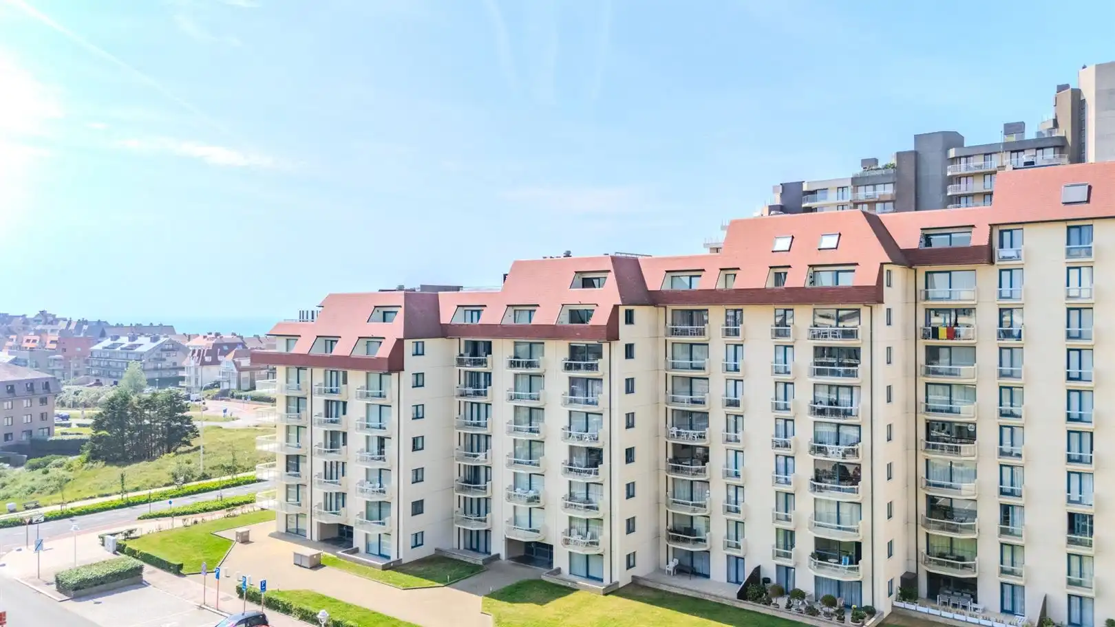 Uniek afgewerkt appartement zongericht in perfecte staat foto 29