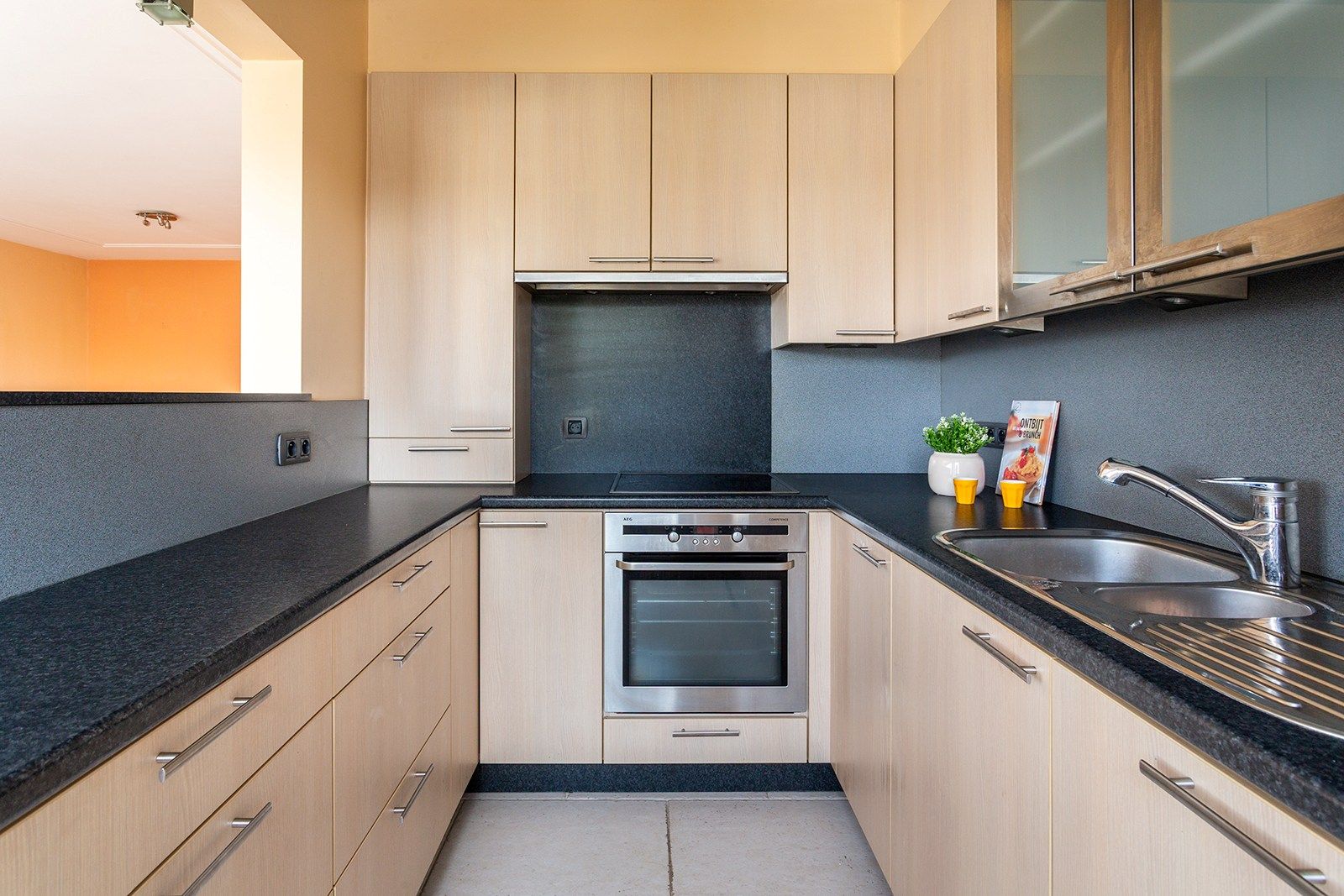 Lichtrijk 2-slaapkamerappartement in kleinschalig gebouw op Linkeroever foto 8