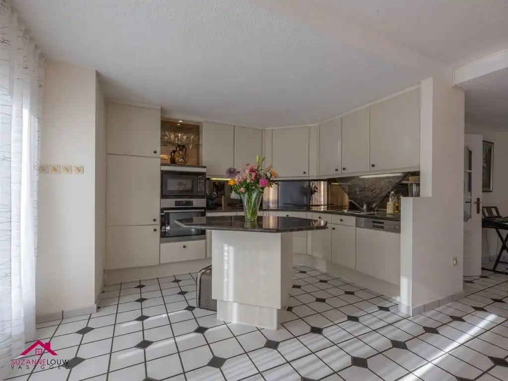 Gelijkvloers appartement met 3 slaapkamers foto 13