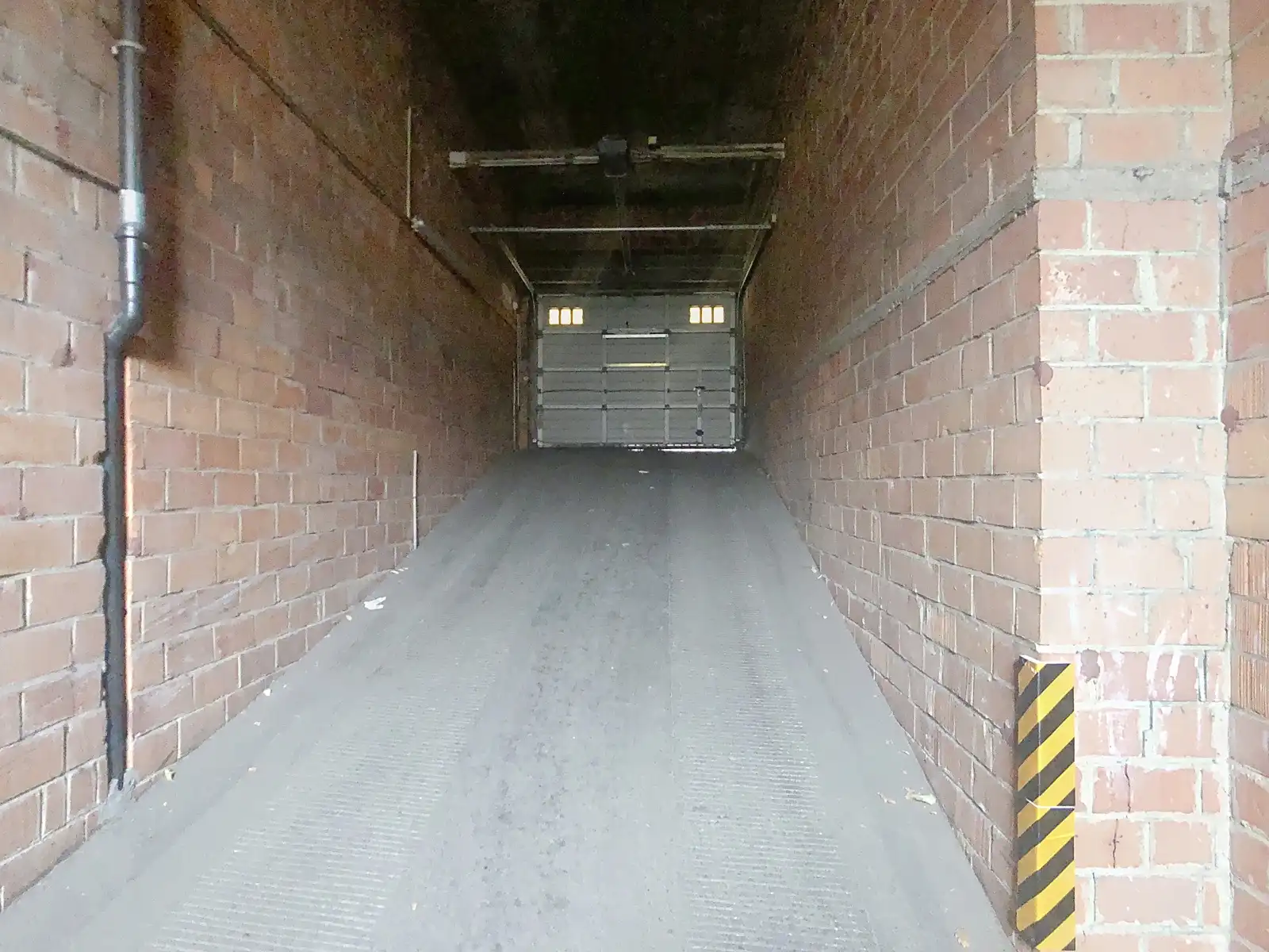 Te renoveren appartement met 2 slaapkamers en garage foto 16