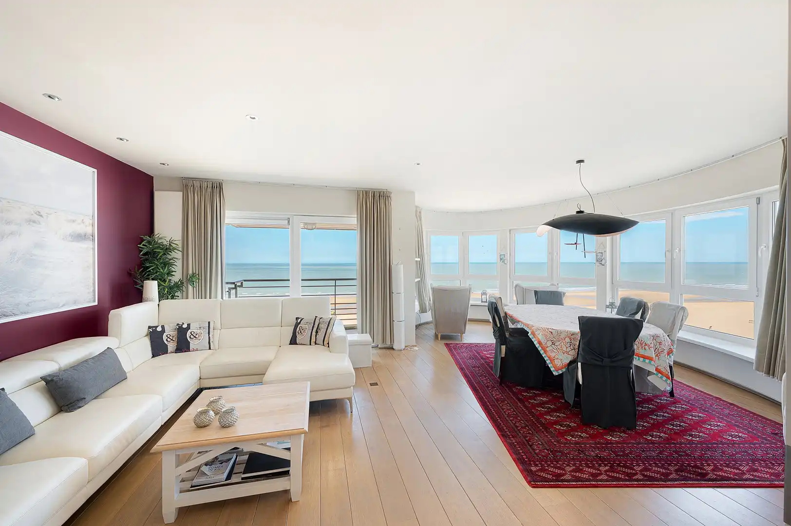 Schitterend hoekappartement in het hart van het Zoute met frontaal zeezicht. foto 4