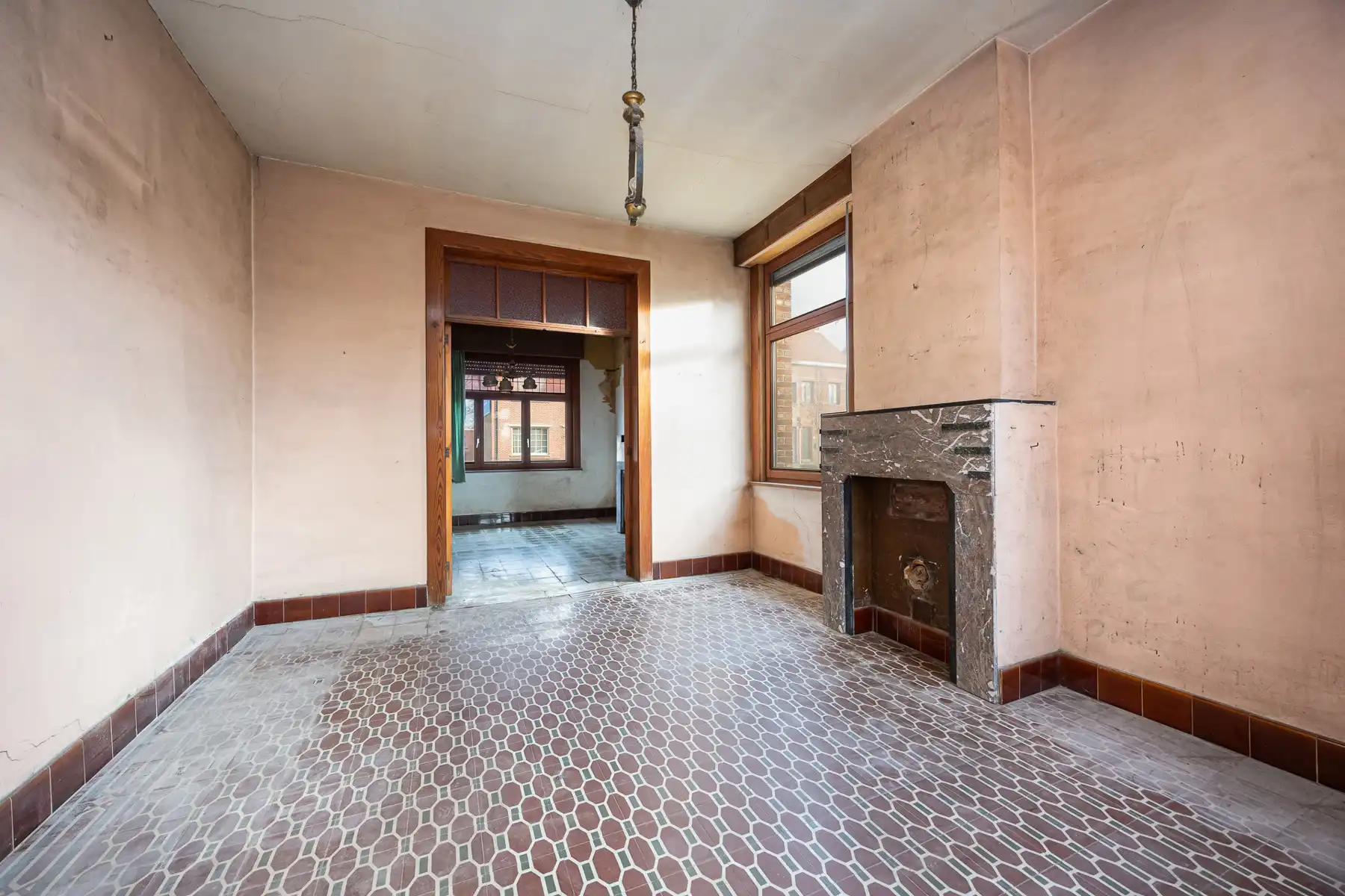 Te renoveren halfopen bebouwing met 3 slaapkamers in het centrum van Merksplas.  foto 5