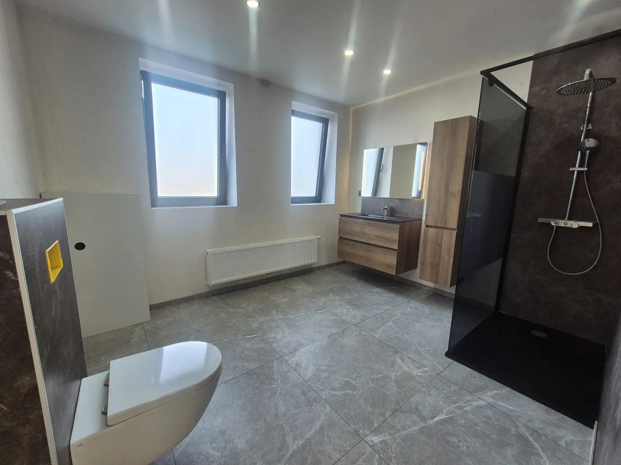 RUIME, VOLLEDIG GERENOVEERDE WONING – 5 SLAAPKAMERS – ENERGIELABEL B foto 20