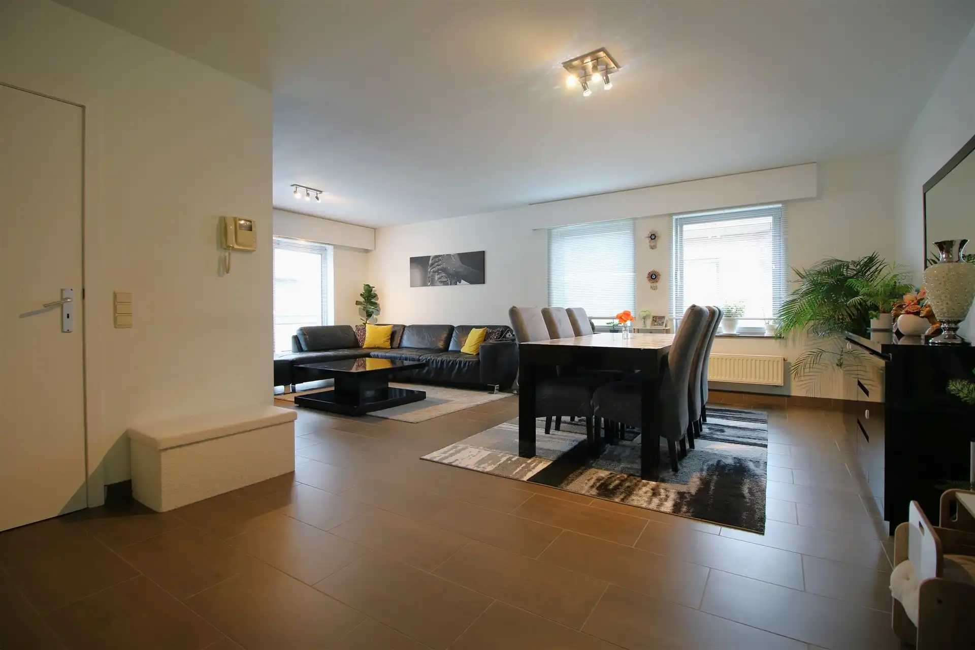 Opbrengsteigendom met 2 ruime appartementen foto 15