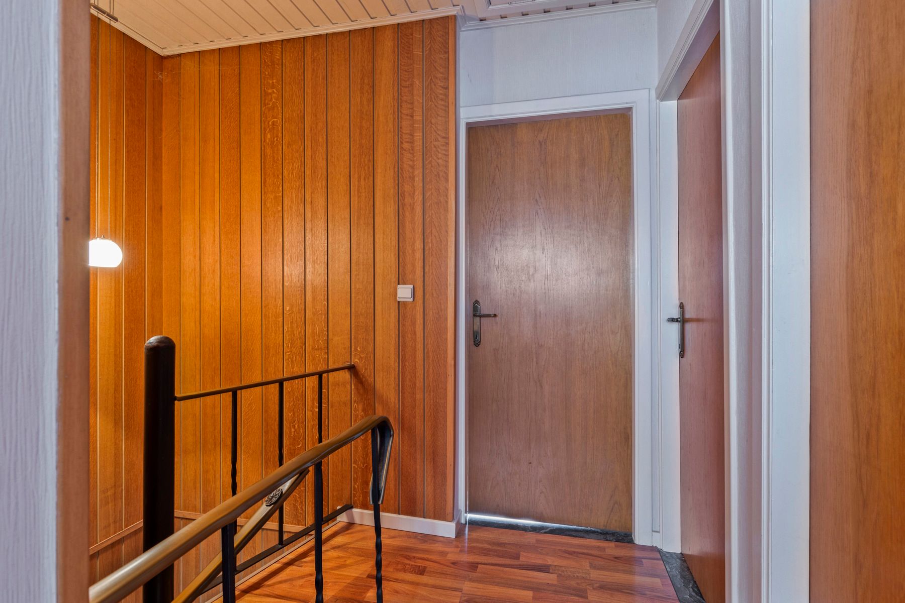 Ruime woning met tuin én garage in hartje Belsele foto 9