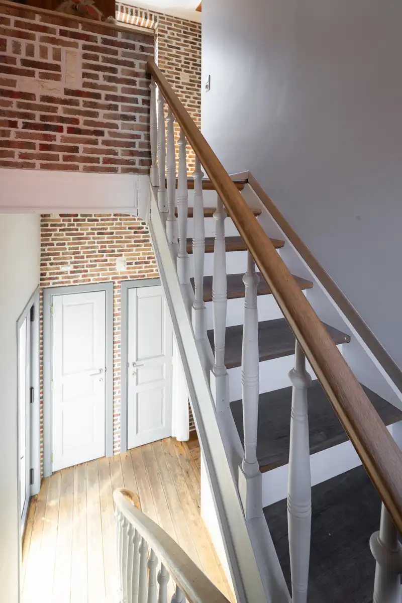 Veelzijdige woning met handelsruimte en garage foto 18