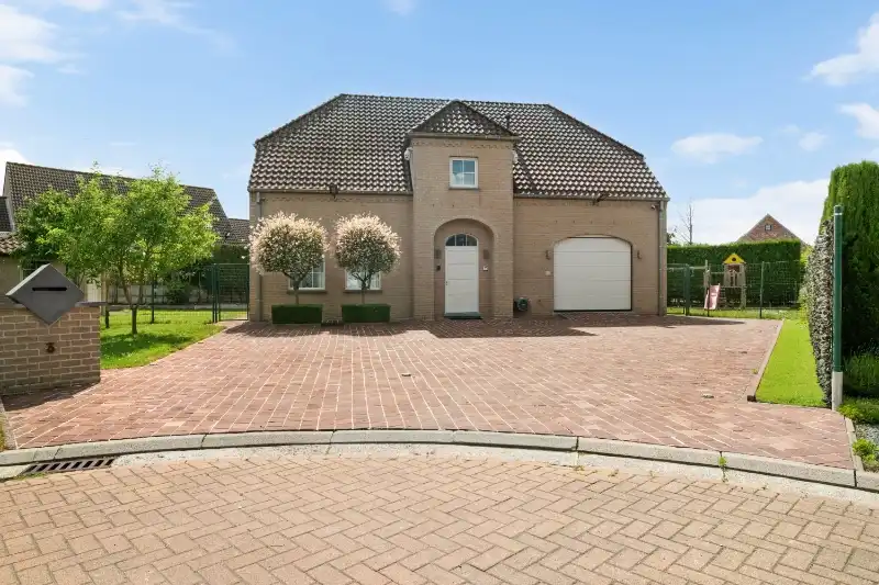 Roeselare- Beitem :  Karaktervolle gezinsvilla met verrassend veel ruimte en hedendaags wooncomfort voorzien van&nbsp; 5 à 6 slpks. foto 5