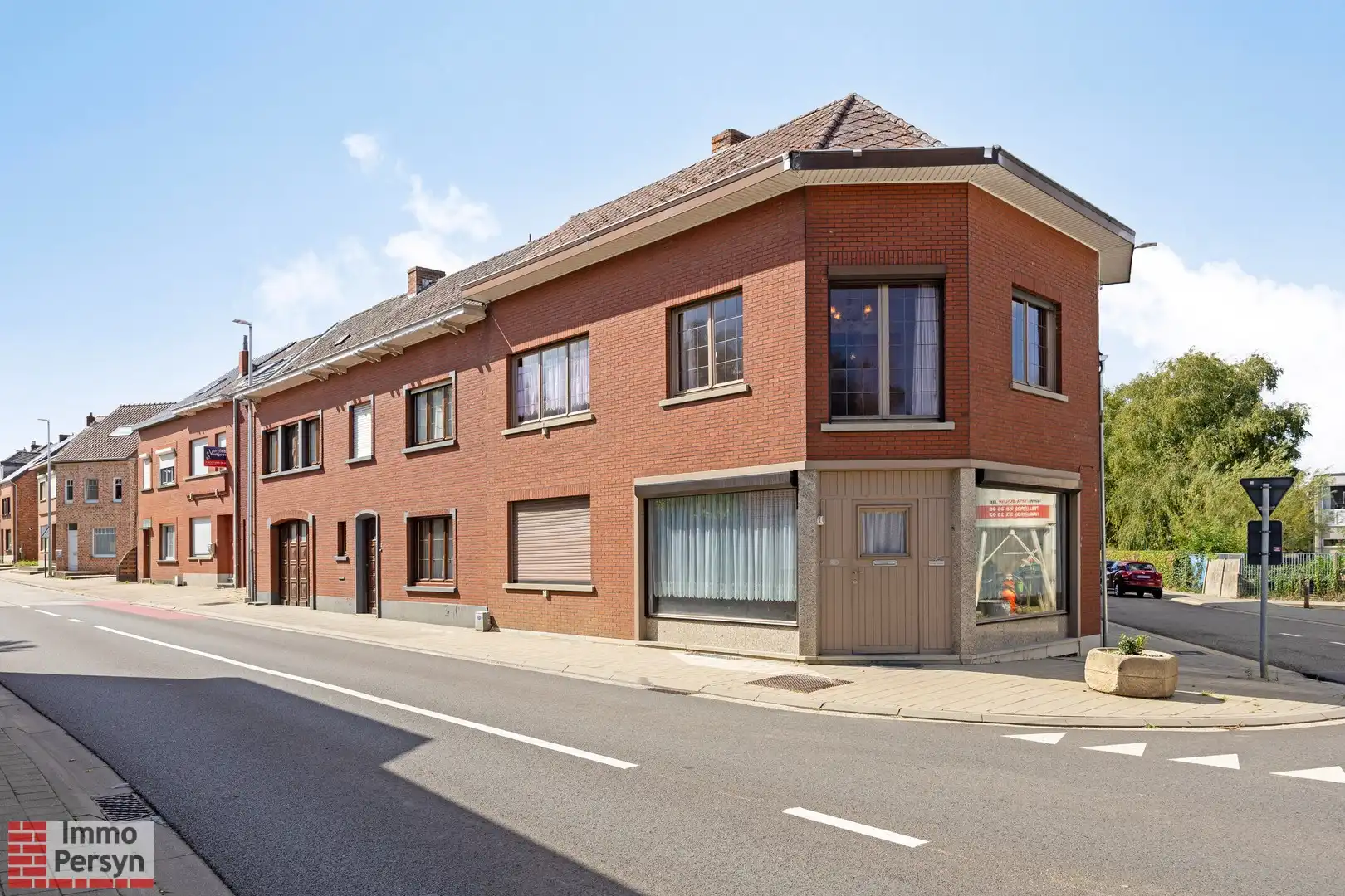 Hoofdfoto van de publicatie: Karaktervolle hoekwoning vol potentieel in centrum Scherpenheuvel