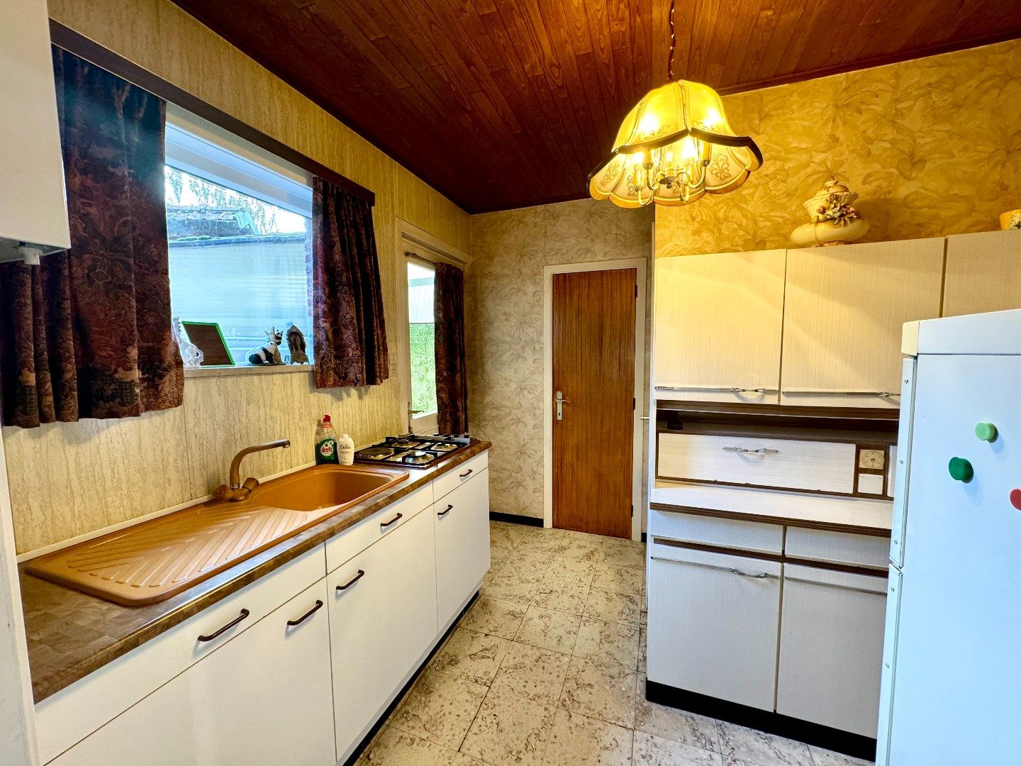 TE RENOVEREN WONING MET 4 SLPKS, TUIN EN DUBBELE GARAGE foto 11