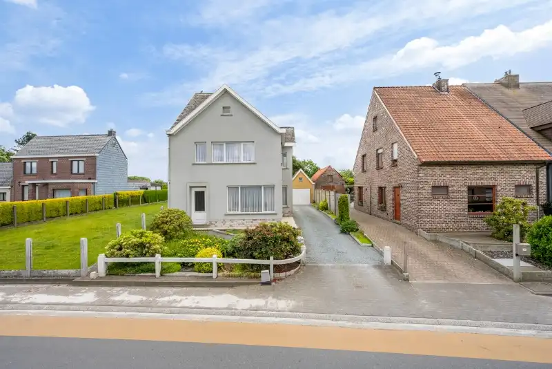 Ruime gezinswoning met zonnige tuin in de molengemeente Oosterzele foto 2