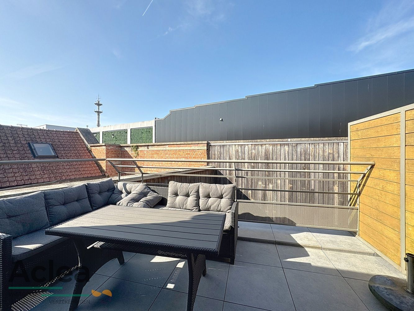 Ruime duplex met parkeerplaats en terras foto 3