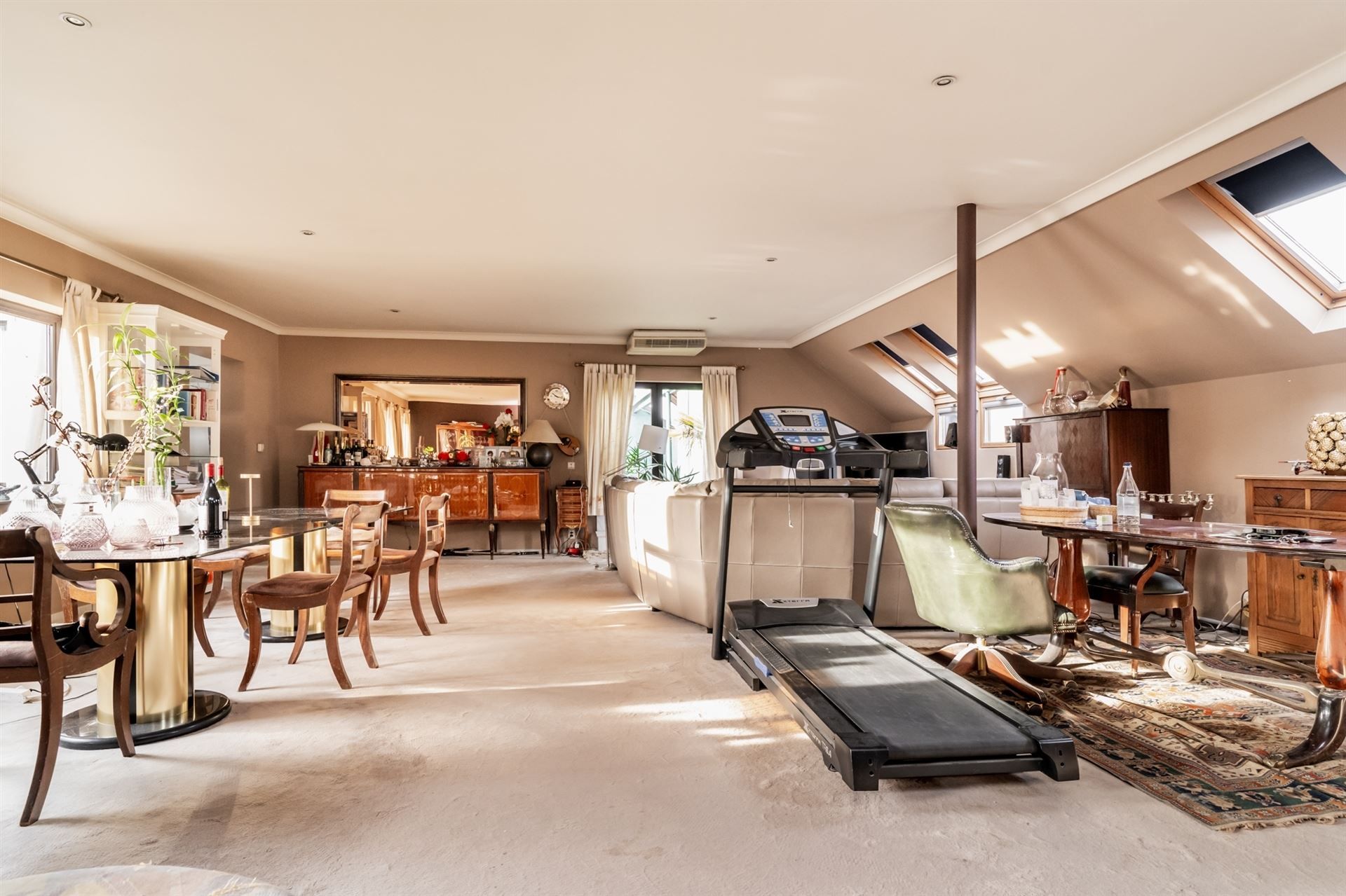 GEMENGD OPBRENGSTEIGENDOM MET HORECA - APPARTEMENTEN EN BUSINESSFLATS foto 11