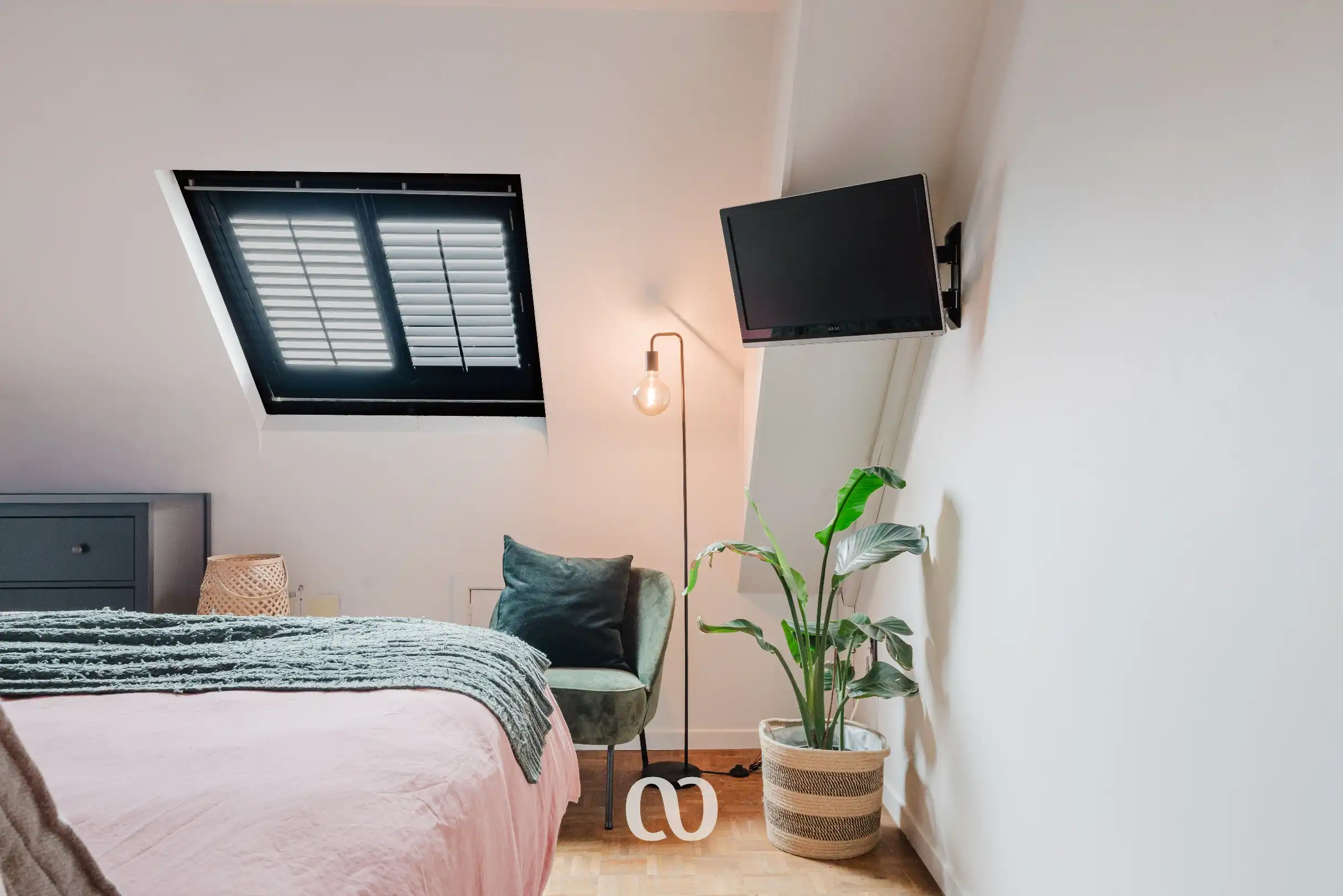 Instapklare woning met tuin en bijgebouw in het centrum van Kruishoutem foto 12