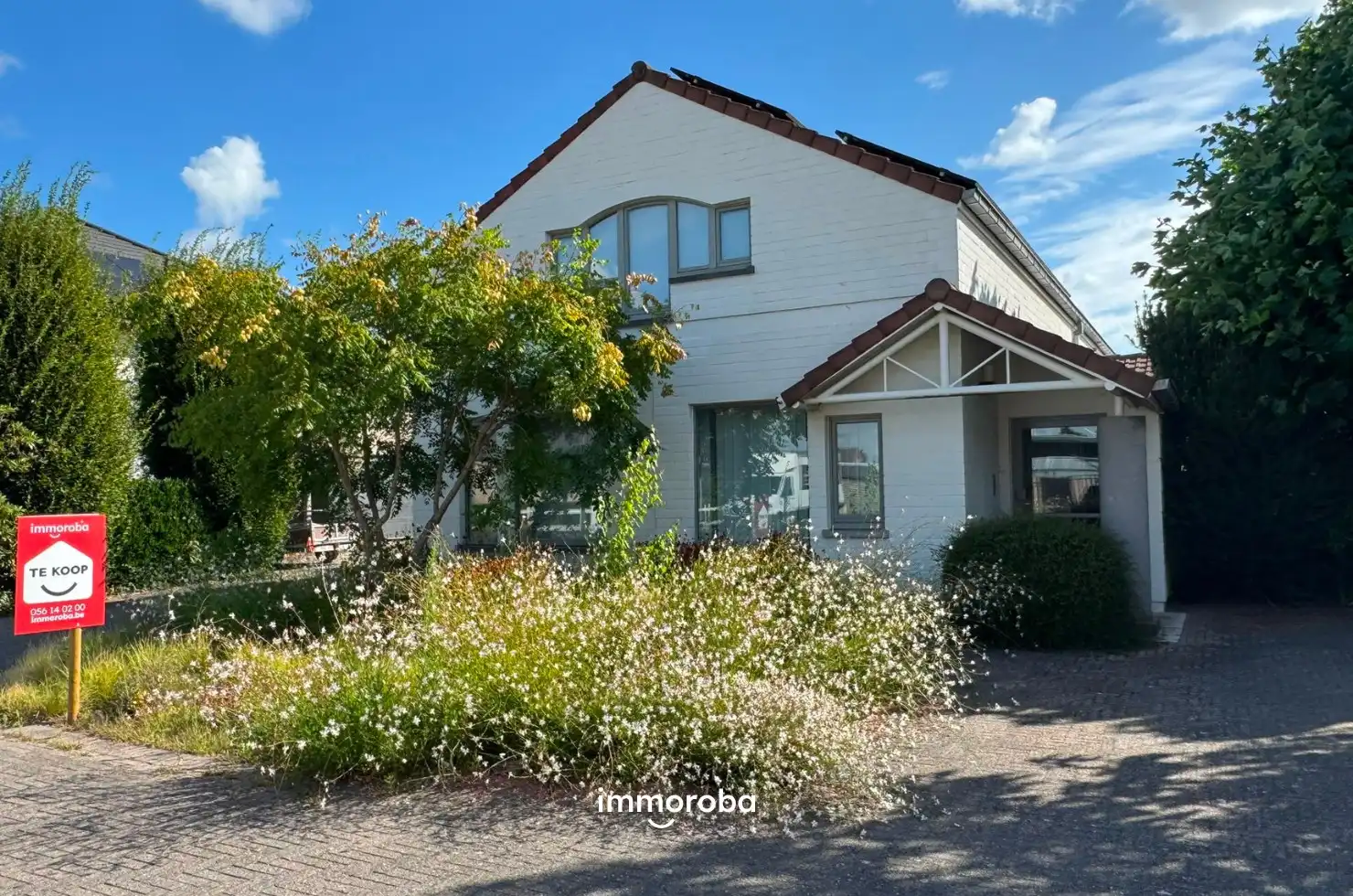 Charmante villa met praktijkruimte op 1023 m² in Zulte foto {{pictureIndex}}