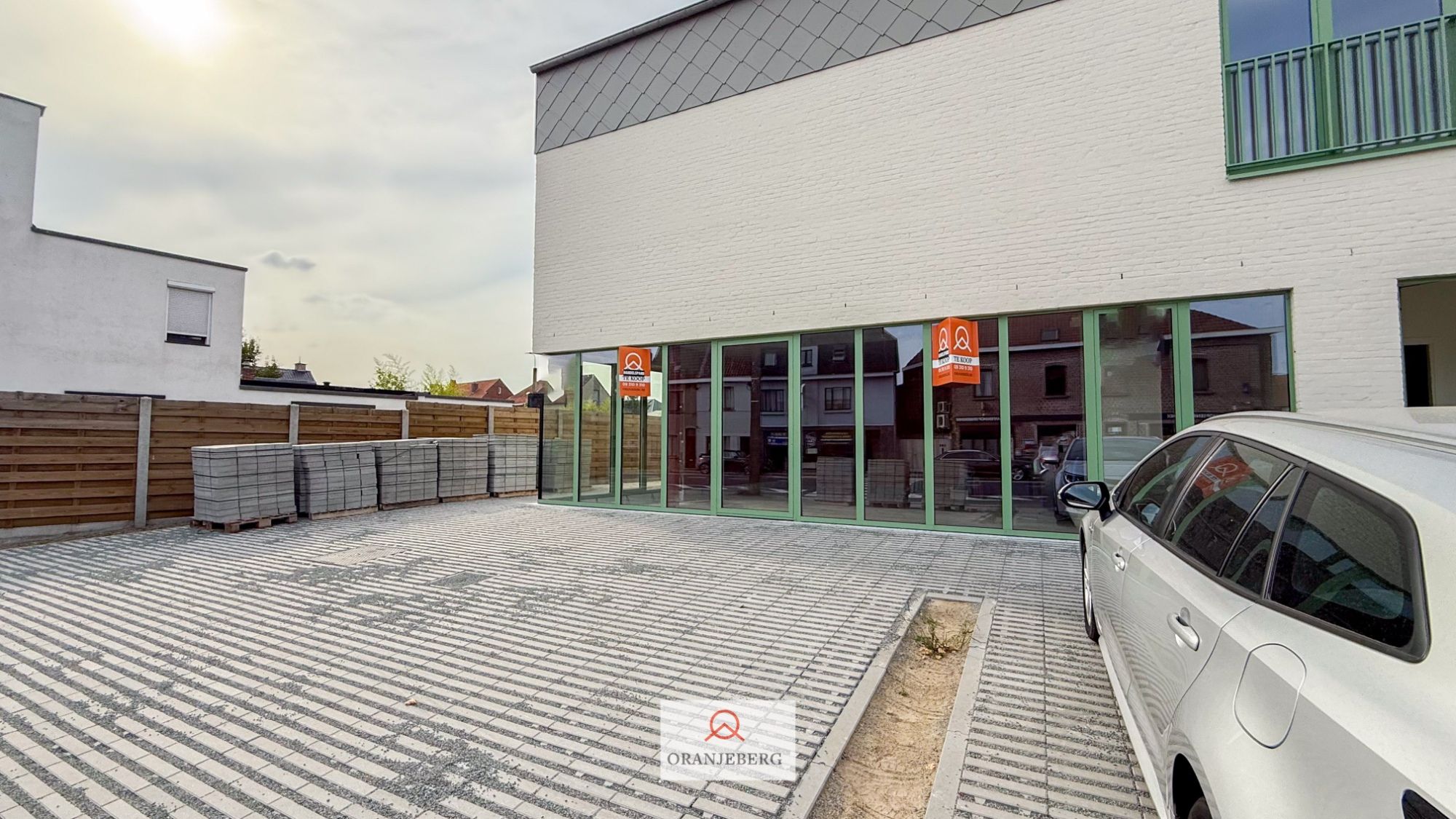 Nieuwbouw handel/kantoorruimte mét parking langsheen de Dendermondsesteenweg foto 3