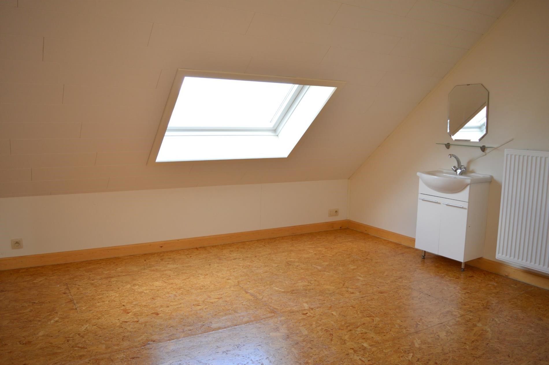 Instapklare woning mét garage te Kortrijk foto 9