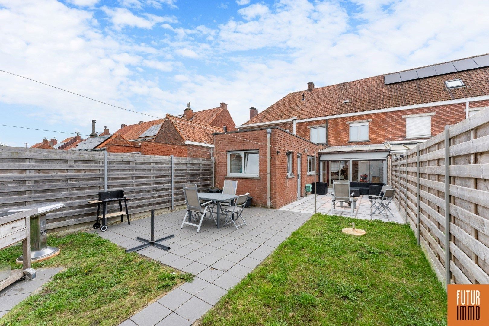 Te moderniseren woning mét garage en uitweg foto 17