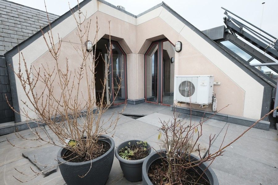 Penthouse midden in het centrum van Hasselt met 2 slaapkamers en een dubbele garage foto 10