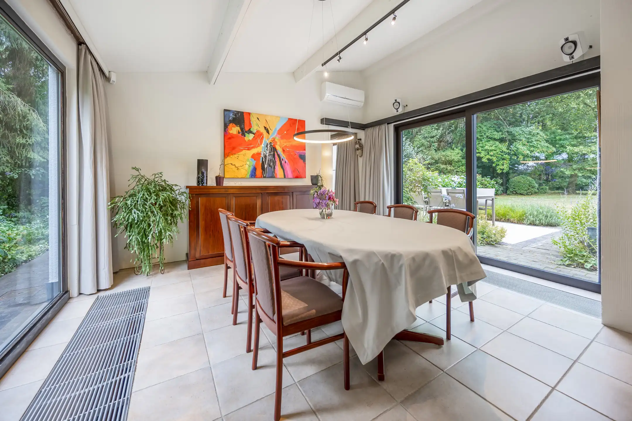 Unieke villa gelegen in een oase van rust foto 12