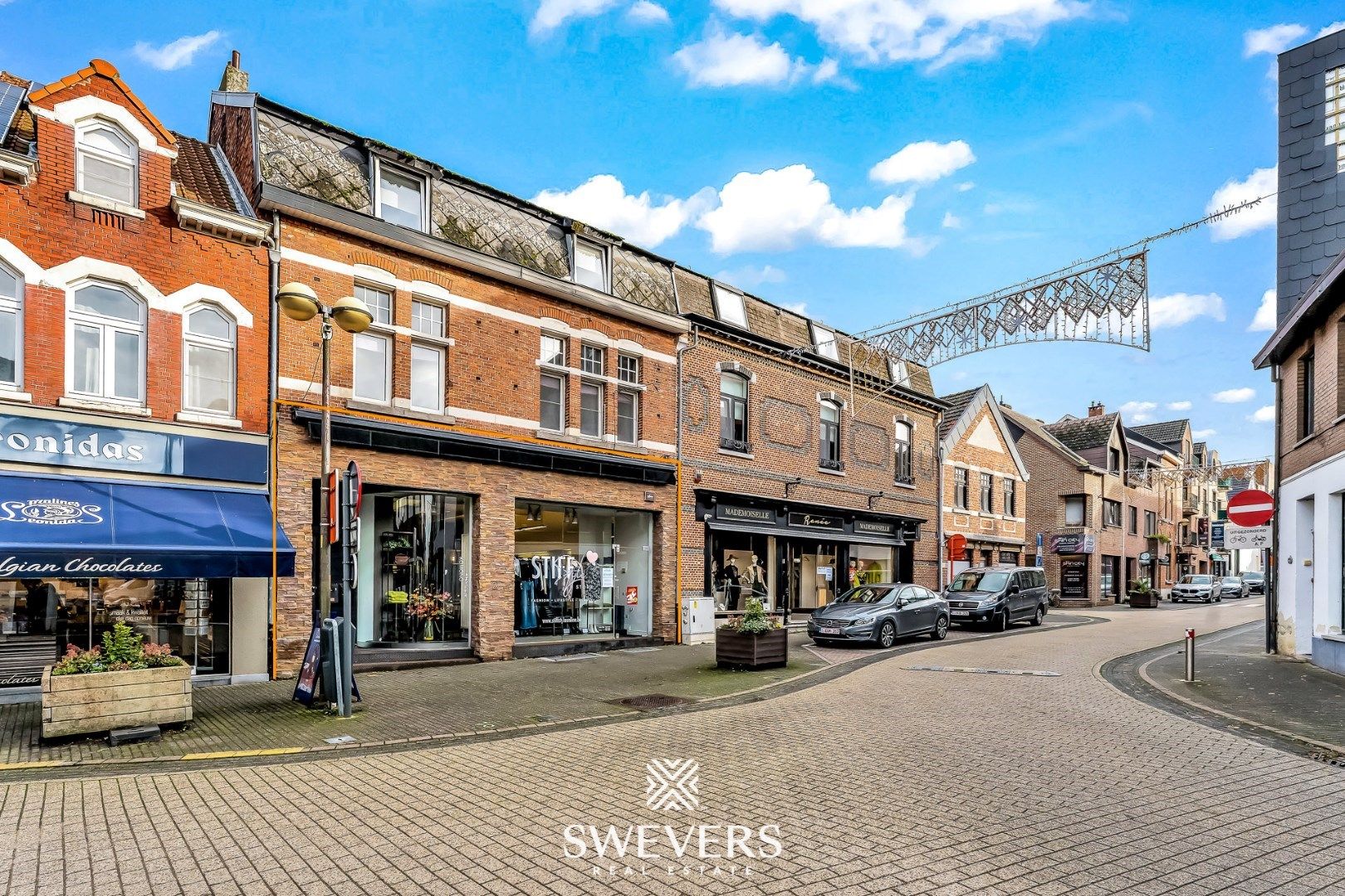 Instapklaar handelspand van 140m² met stockruimte in centrum Beringen foto 25