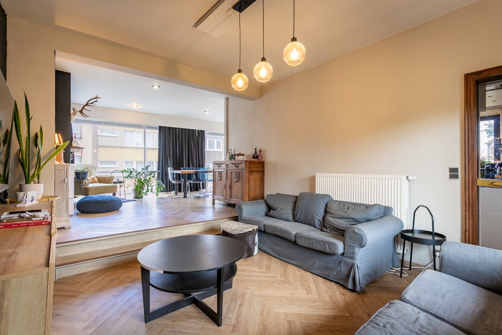 Solide woning met 6 slaapkamers, tuin en garage  foto 4