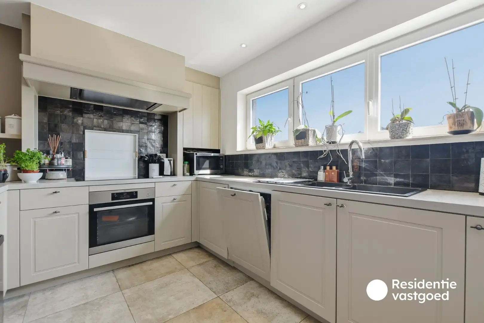 Ruime instapklare woning op topligging foto 9