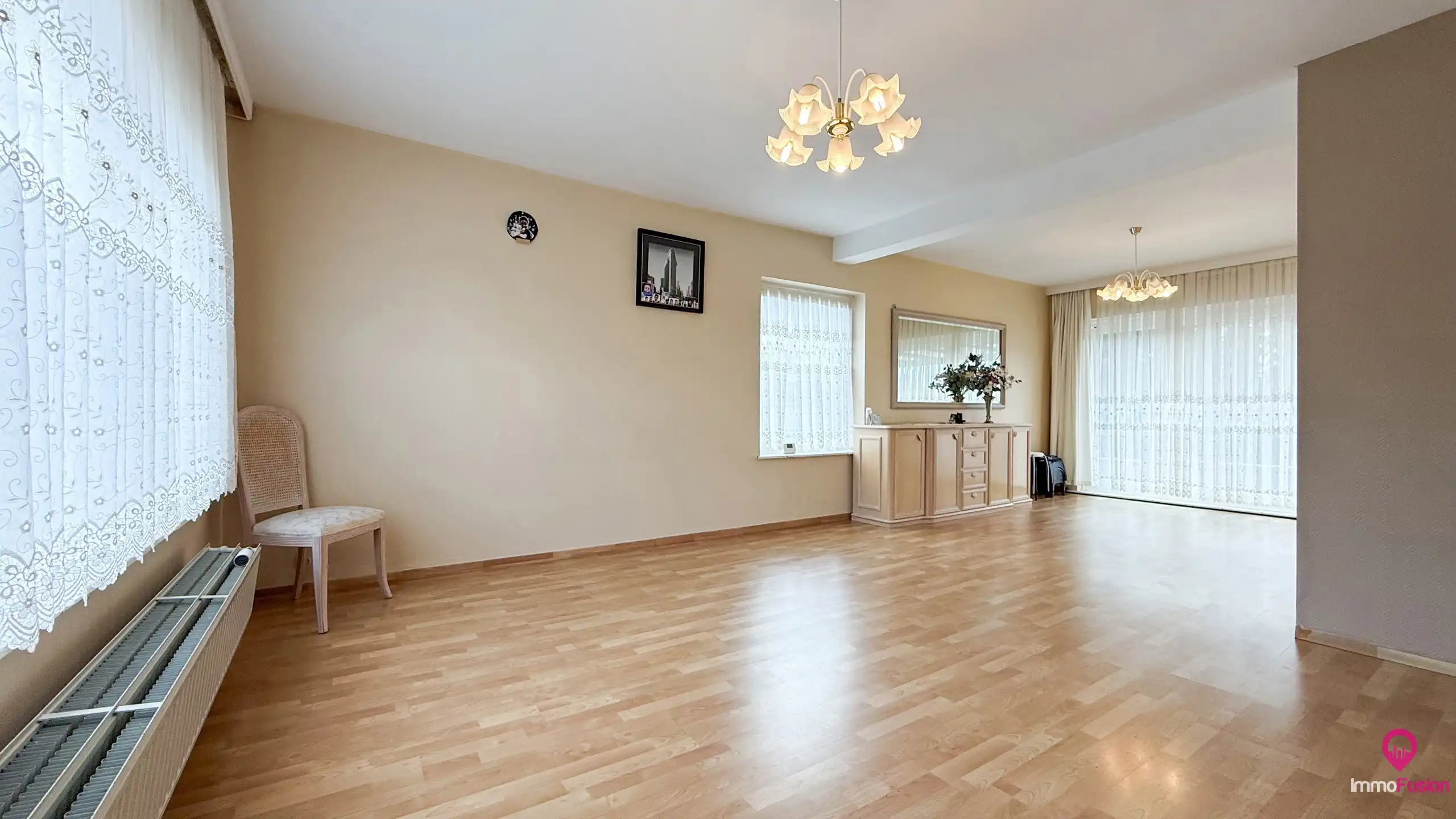 Instapklare woning met 3slpks, kelder en mooie tuin in Ham! foto 2