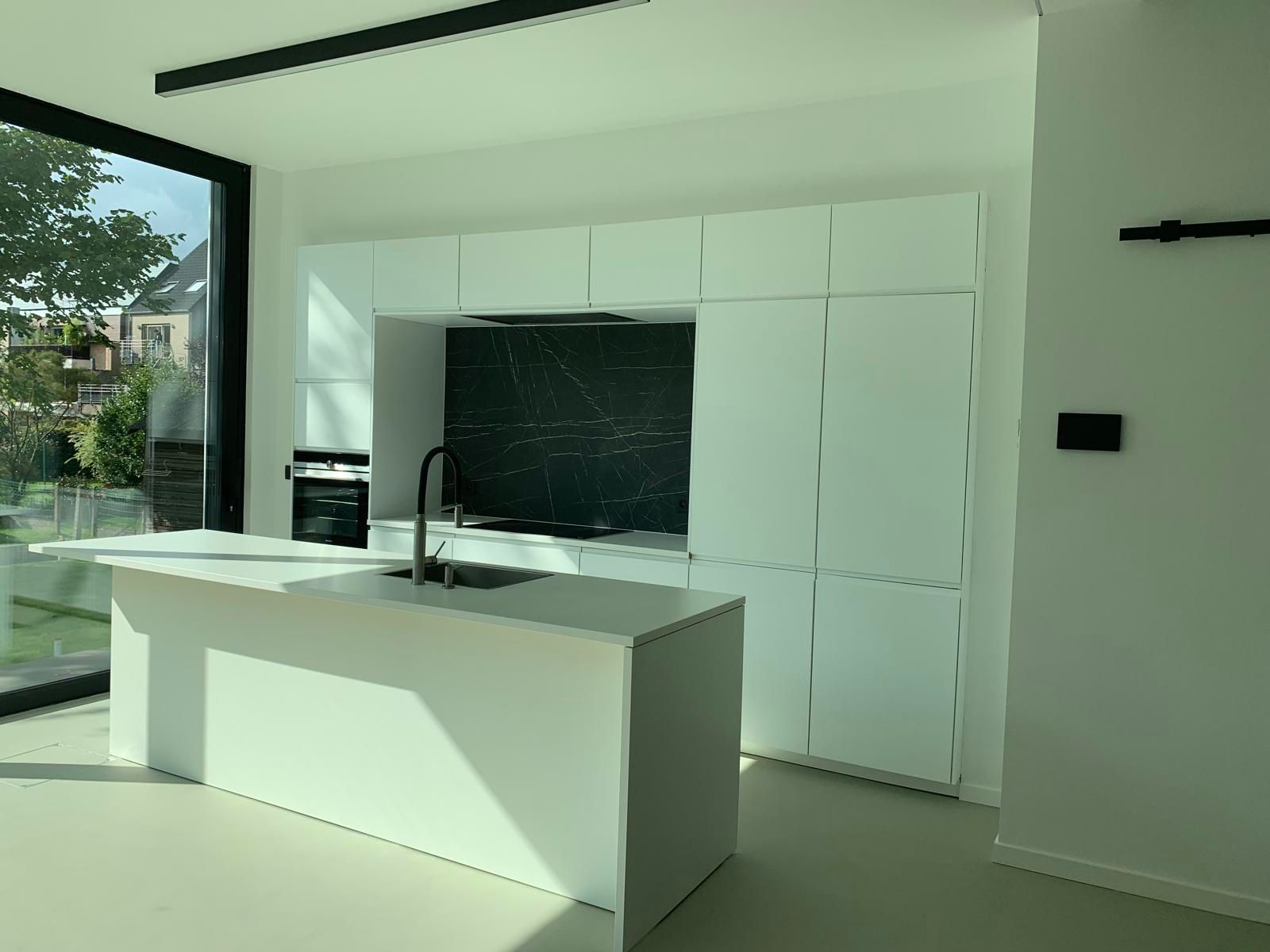 Prachtig gerenoveerde 4 kamers villa met TUIN foto 5