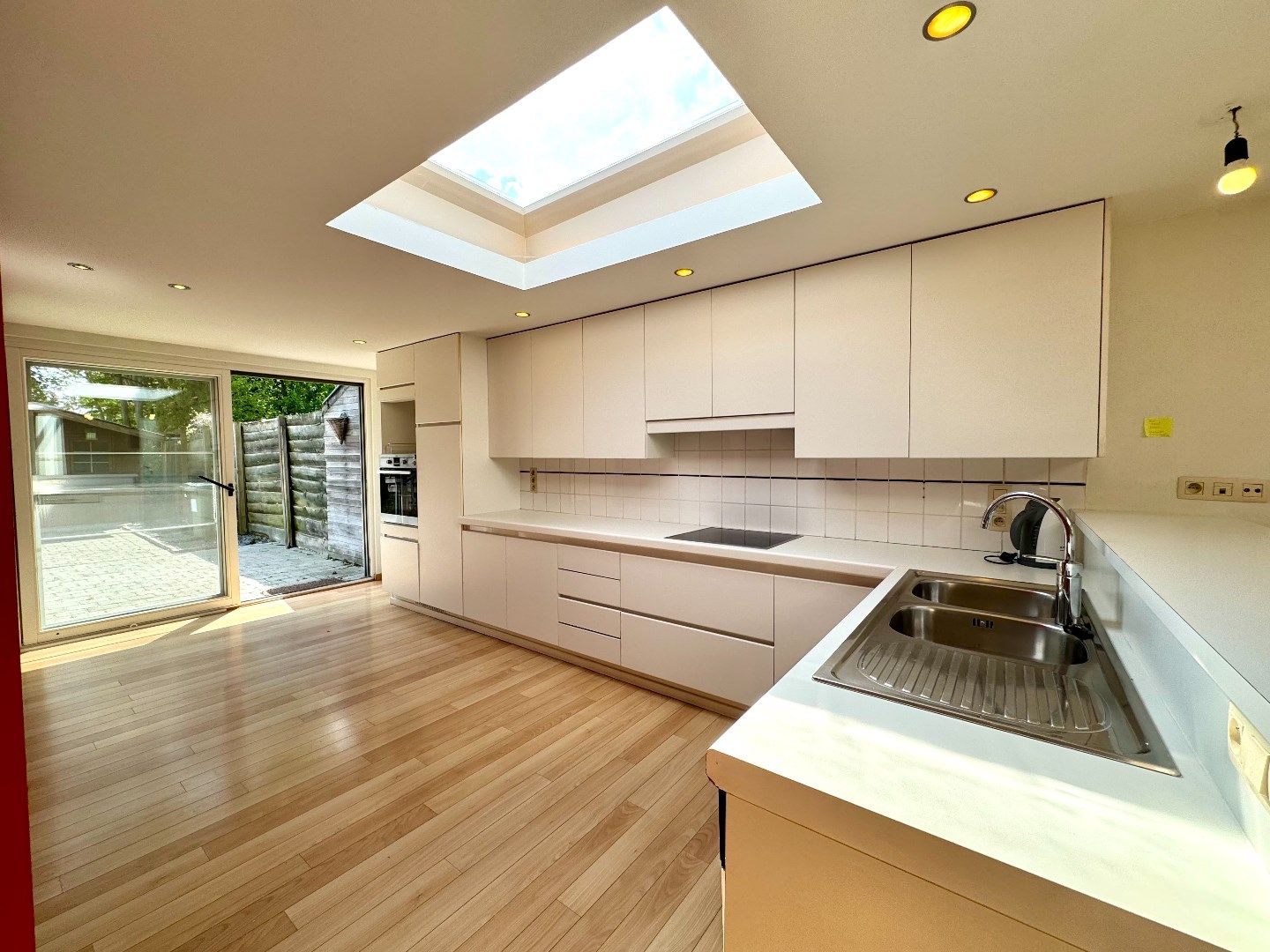 INSTAPKLARE WONING MET 3 SLPKS, TUIN EN OPRIT foto 7