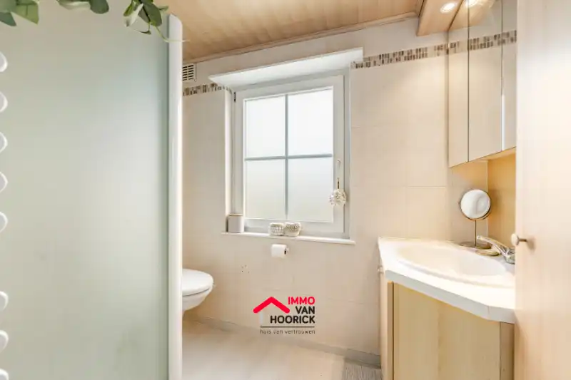 Opgeknapte karaktervolle instapklare woning OB - topligging! foto 15