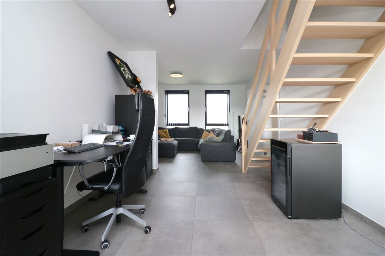 Duplex met 2 slpk., zuidterras en autostplts op rustige locatie foto 7
