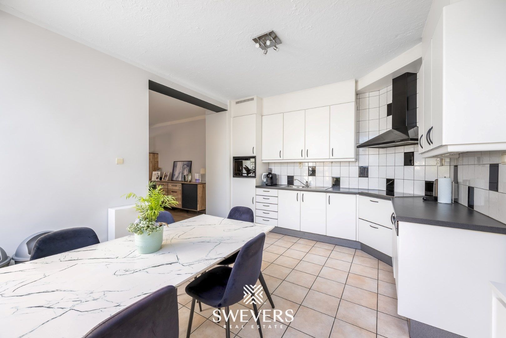 Instapklare halfopen woning met paardenaccommodatie op 73a in Sint-Truiden foto 12