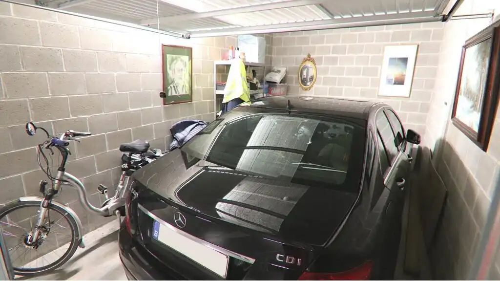 Gesloten GARAGEBOX te koop in Brugge foto 4