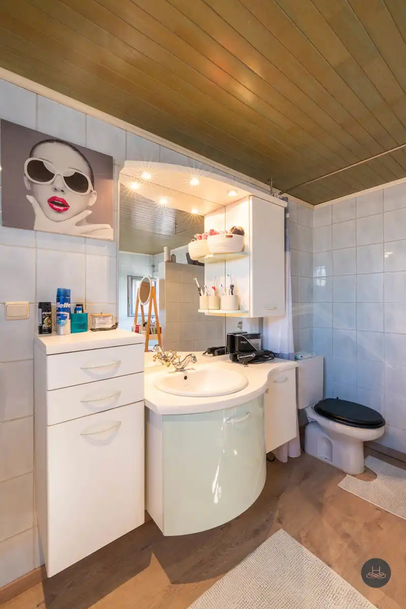 Ruime starterswoning met tuin en dubbele garage foto 22