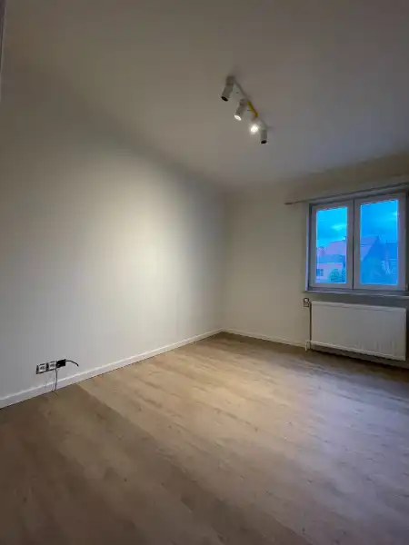 Gerenoveerd appartement op toplocatie nabij station en ziekenhuis (campus Temse) foto 14