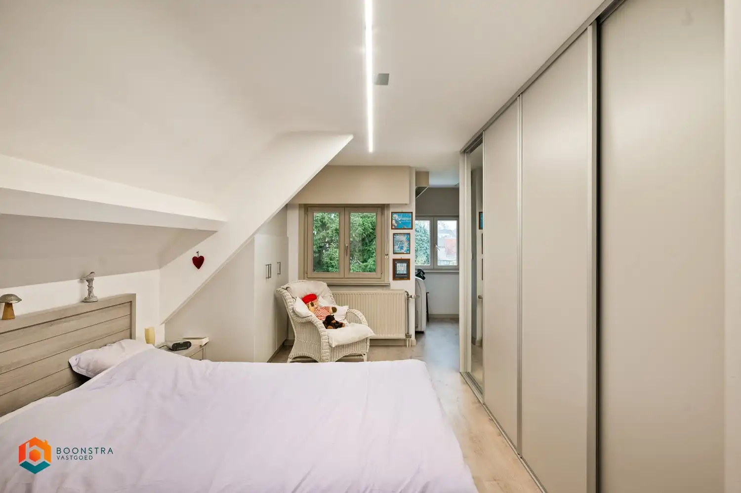 Open bebouwing met 3 slpkrs, bureauruimte en zonnige tuin op een perceel van 757 m² foto 12