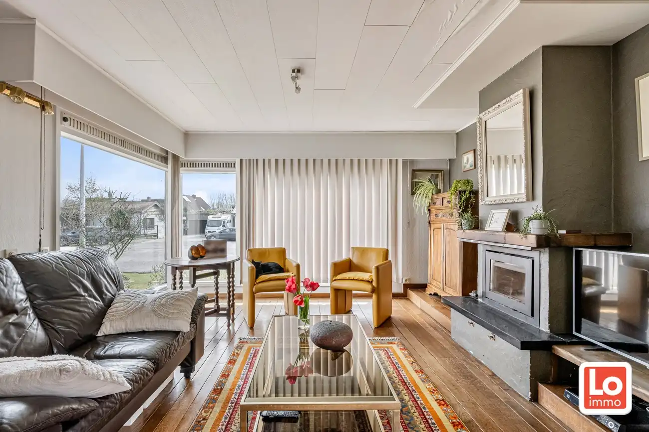 Ruime volledig te renoveren open gelijkvloerse prefab woning met inpandige garage en tuin met open zicht of perceel bouwgrond met afbraak/heropbouw mogelijkheden aan 6% BTW op een rustige locatie nabij het centrum van Zeveneken! foto 9