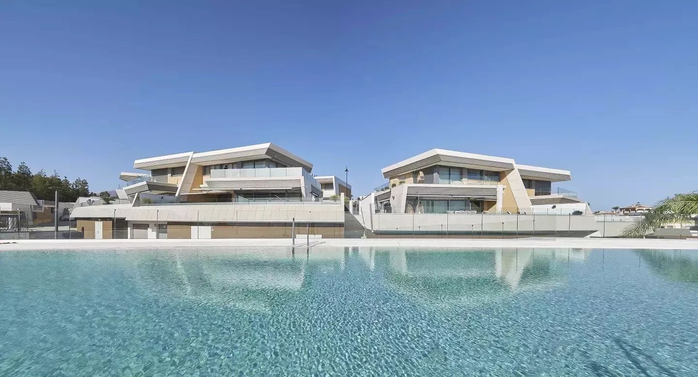Leef het luxe leven aan de Costa del Sol – halfvrijstaande villa met zeezicht, wellness & topligging in Las Lagunas de Mijas foto 23