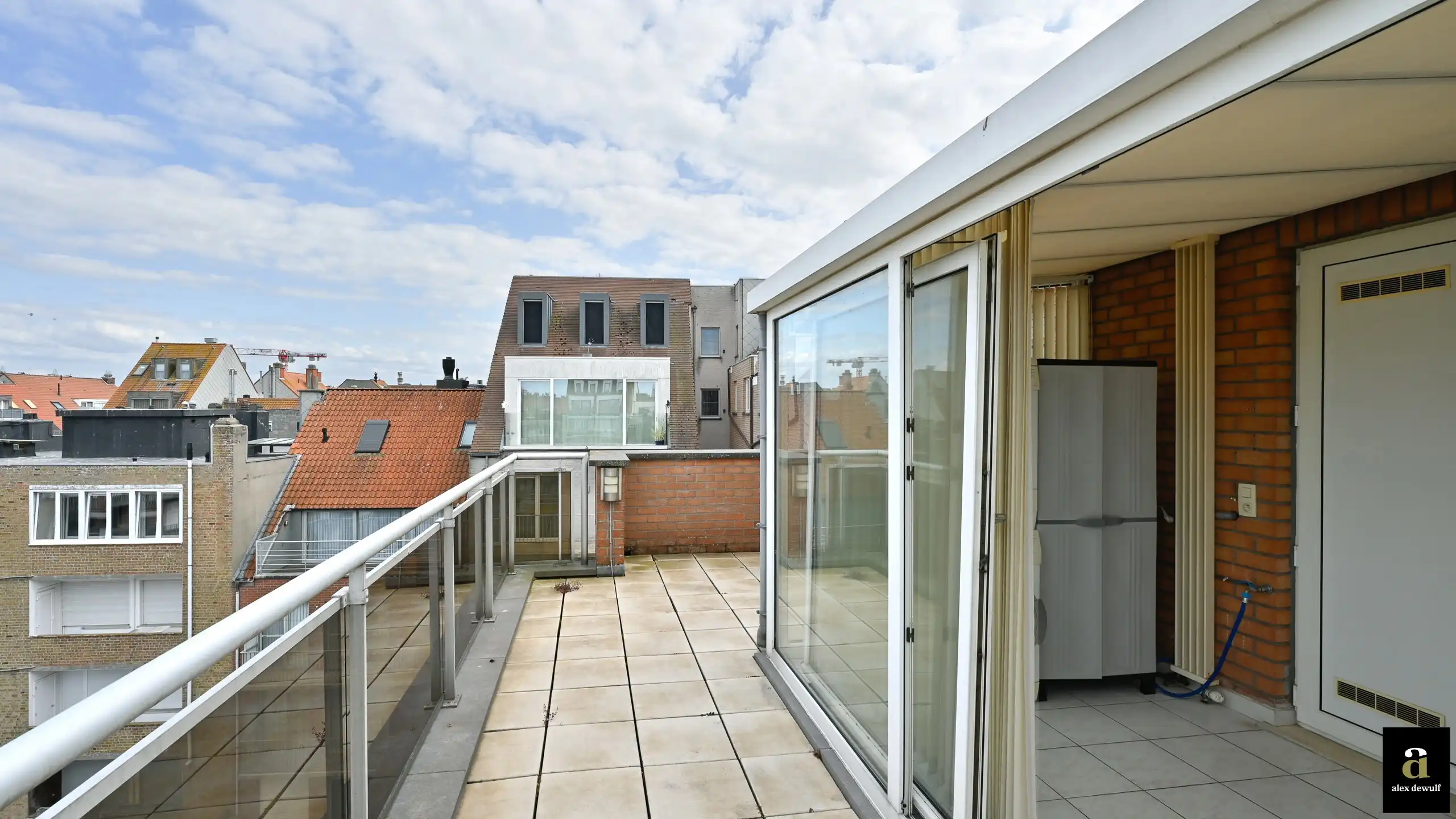 Uniek duplexappartement met zijdelings zeezicht en ruime terrassen. foto 12