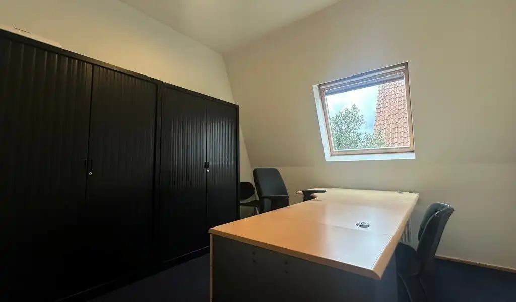 Ingedeeld kantoor te huur in standalone kantoorgebouw in Deurle foto 11