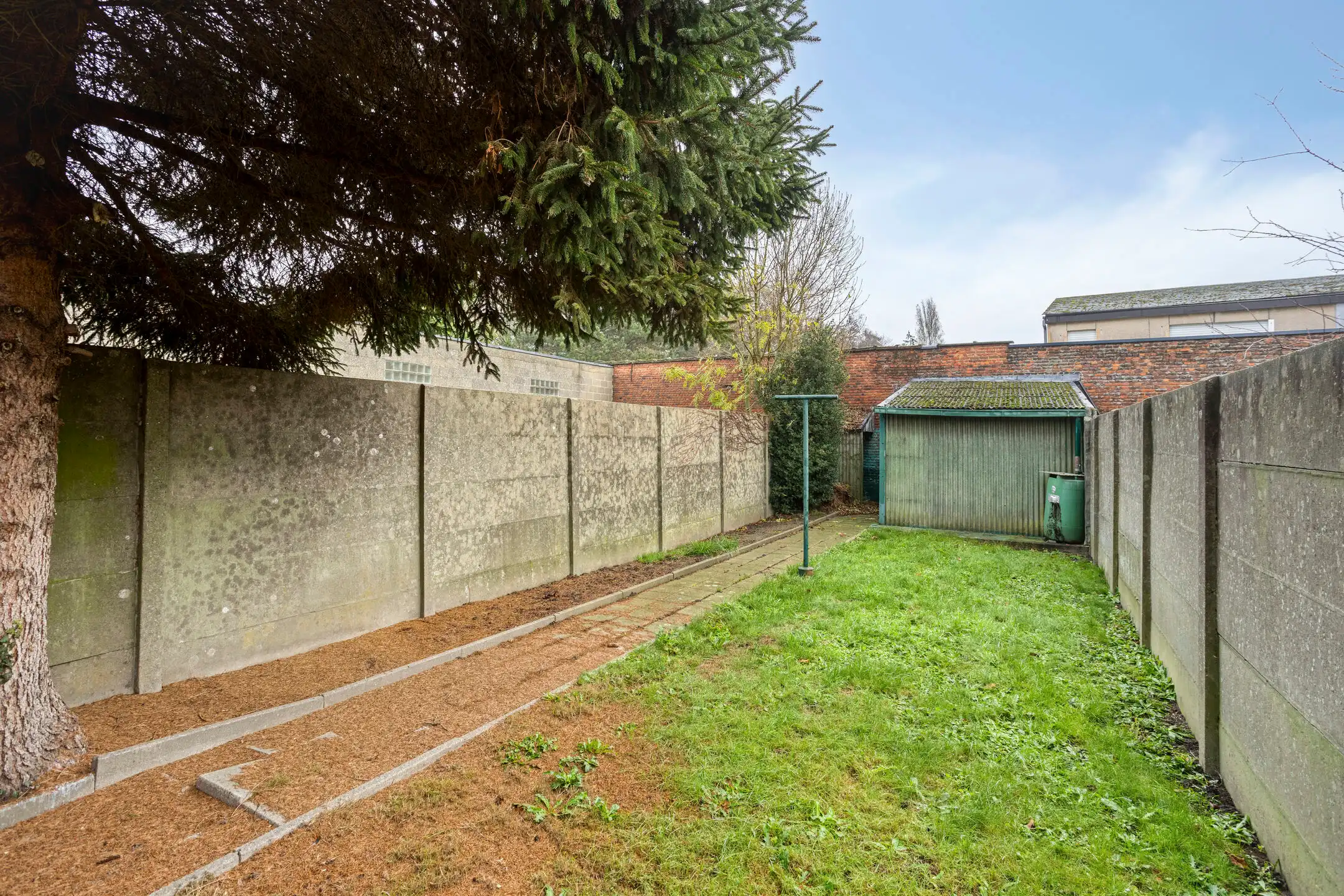 Charmante te renoveren woning met tuin en optionele garage foto 24