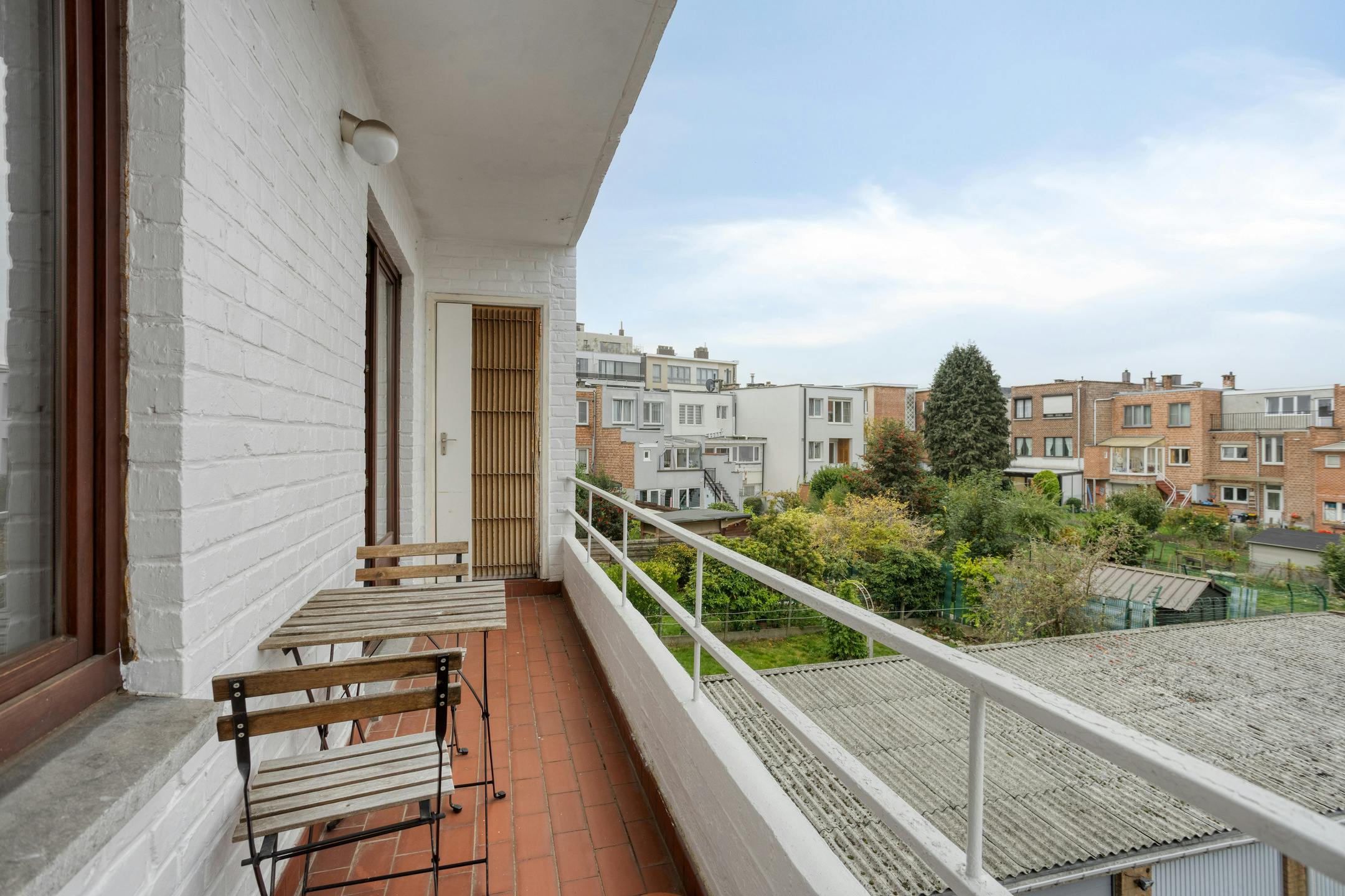 Totaal gerenoveerd appartement met 2 slaapkamers, terras en privé garagebox te centrum Strombeek foto 14