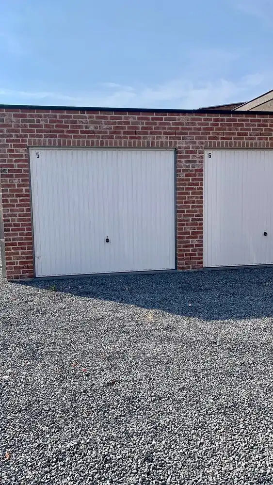 LAATSTE garage te huur! foto {{pictureIndex}}