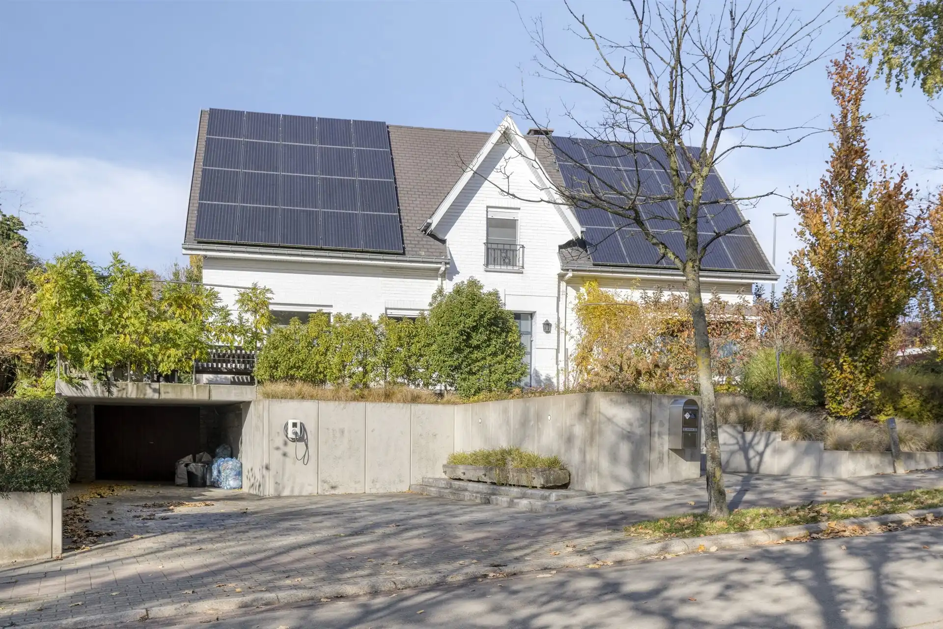 Hoofdfoto van de publicatie: Karaktervolle, ruime villa met 4 slaapkamers